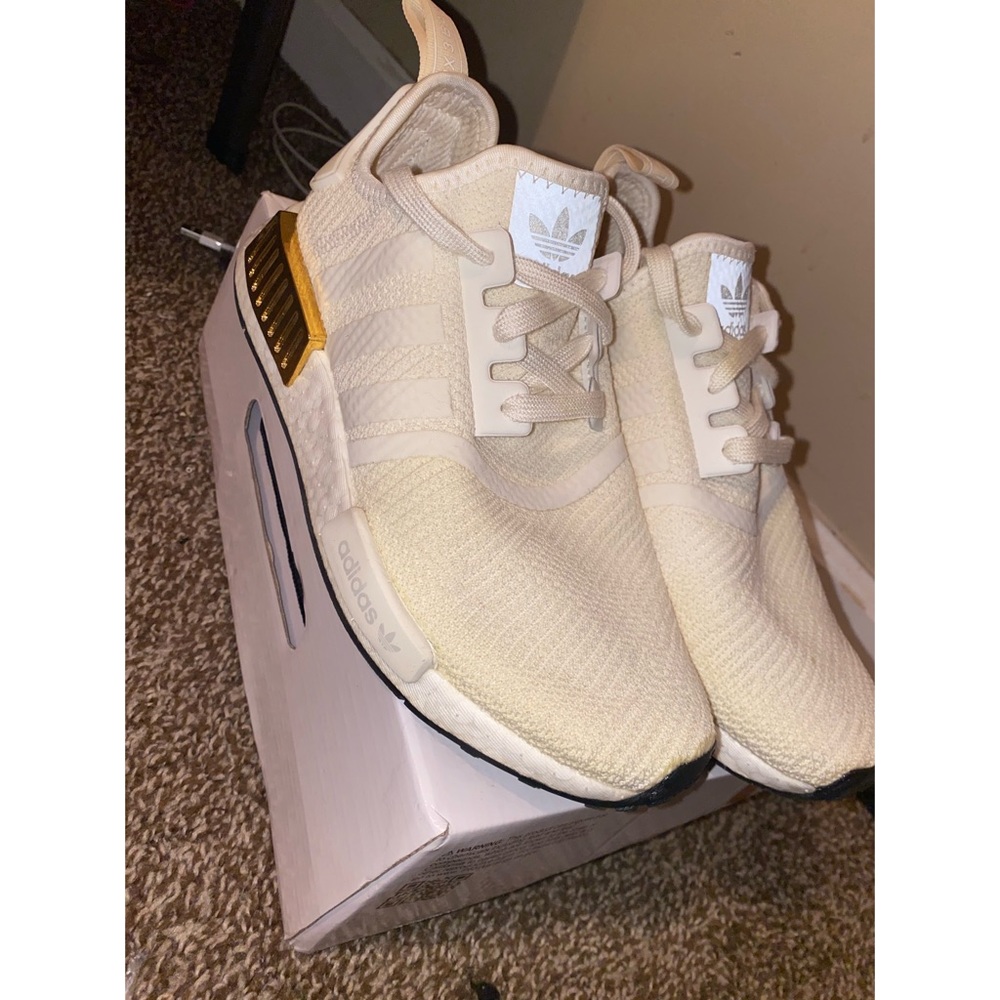 LIKE NEW( Worn once) Adidas NMD_R1 size 7